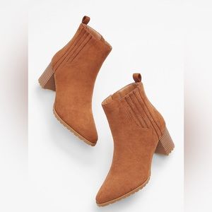 Maurice’s  Alexa Brown Lug Ankle Boot Size 9